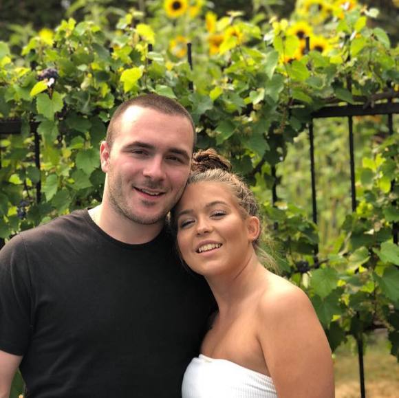 Meet your Posher, Kalena - Picture 1 of 1